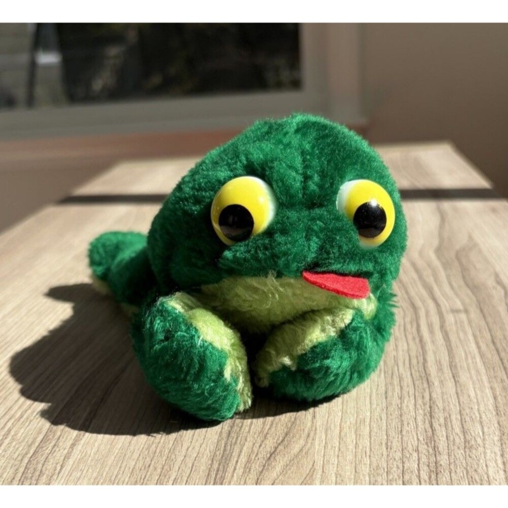 Vintage Russ Berrie Fleegle Frog #149 Green Stuffed Plush Toy Tongue Out Korea